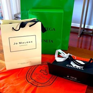 Bottega , Jo Malone, Chanel .
